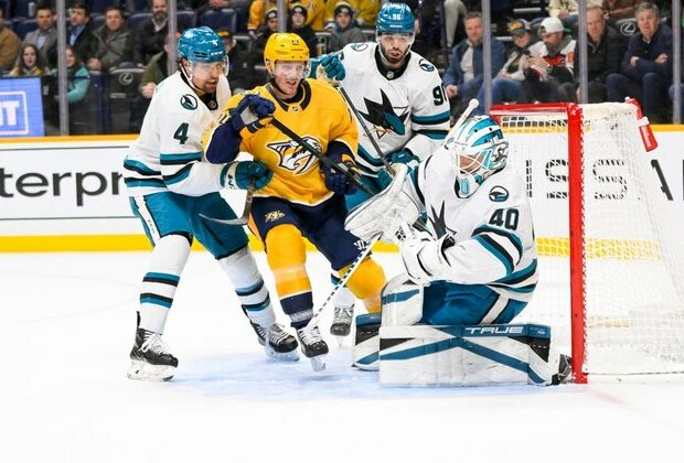 Predators jump Sharks with big rally