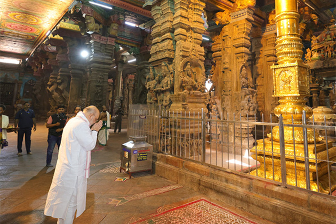 Amit Shah offers puja at Meenakshi Amman Temple in Tamil Nadu's Madurai