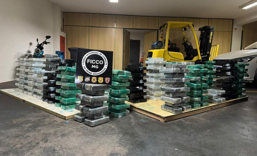 Cocaína que foi apreendida escondida em carga de minério 