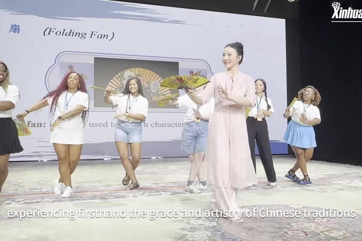 A cultural dialogue between American choral music and Chinese traditional opera