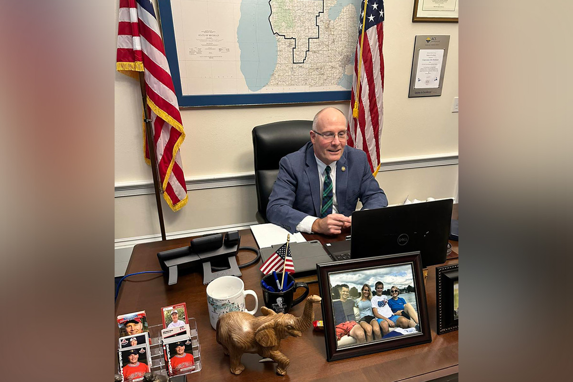 (India file ) ---- US lawmaker backs Trump's new tariffs, pushes Bipartisan bill to revoke China's trade status
