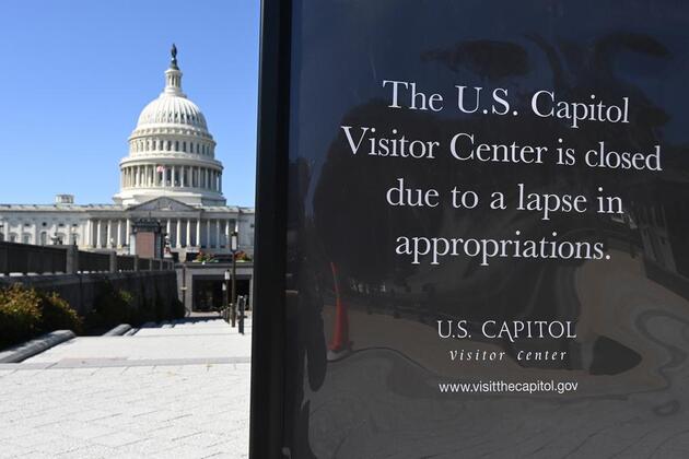 World insights: Economic fallout looms as U.S. gov't shutdown enters 4th week
