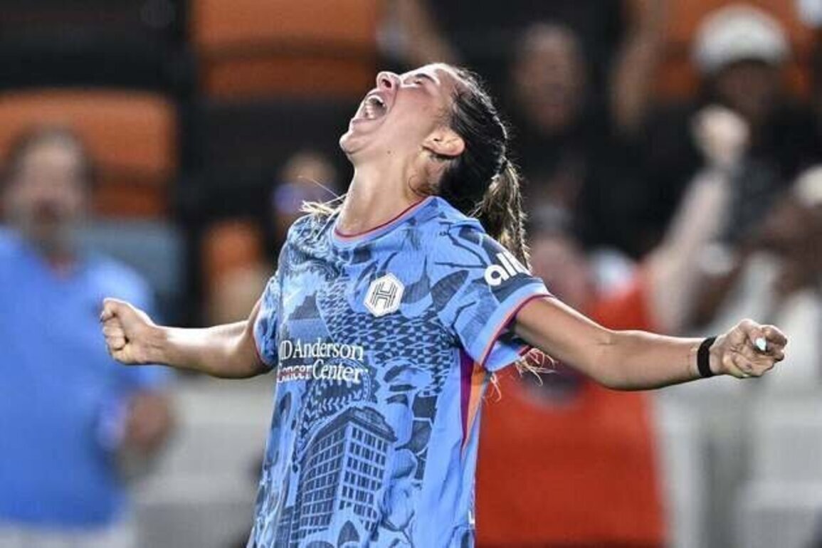 Dash M Maggie Graham signs multi-year extension