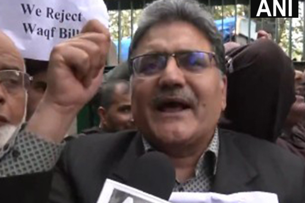PDP stages protest in Srinagar; says Waqf (Amendment) Act against Muslims