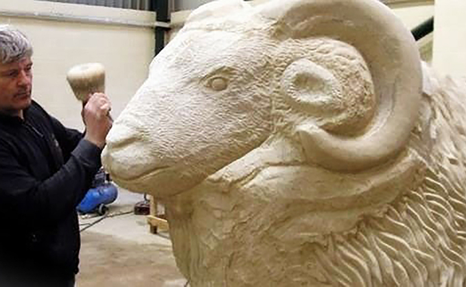 The sculptor carving a place in history for the Border Collie