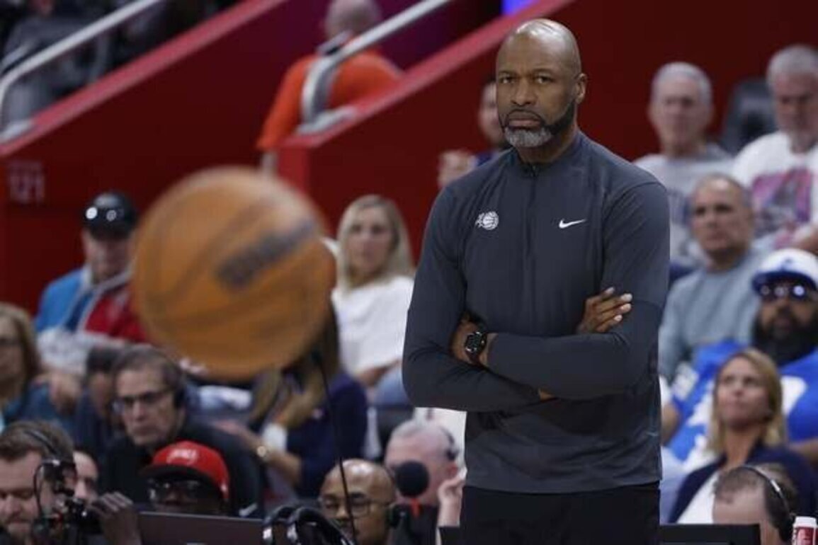 Magic withstand Pistons' rally to gain 2-1 series lead