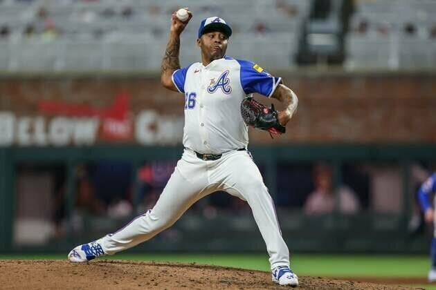 Braves acquire Mauricio Dubon from Astros, sign Raisel Iglesias to 1-year deal