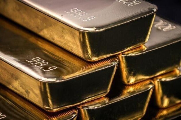 Gold prices hit record high on US interest rate-cut bets