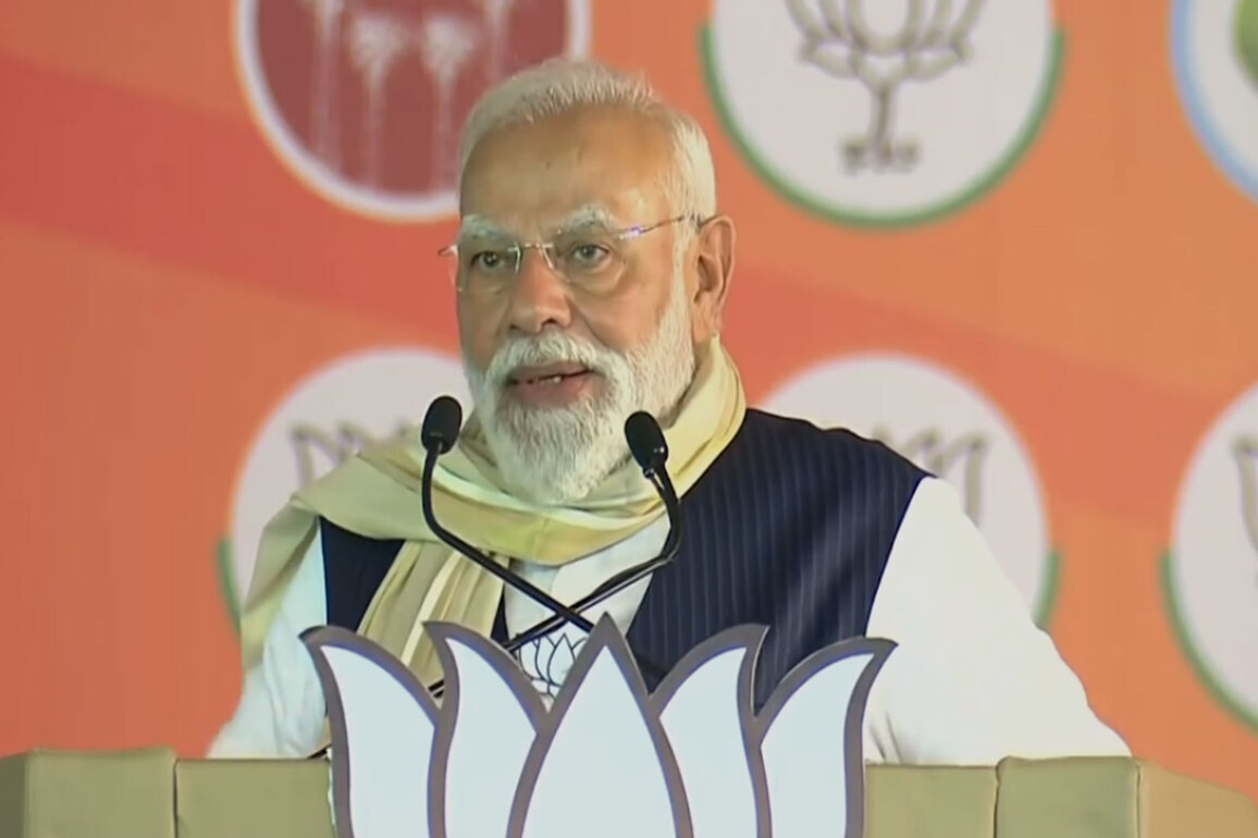 "Goal is to ensure 33% women's reservation from 2029...we have called Congress people for meeting": PM Modi in Keralam rally