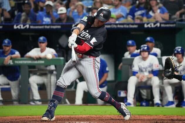 Brewers sailing through season; Twins still afloat in AL playoff chase