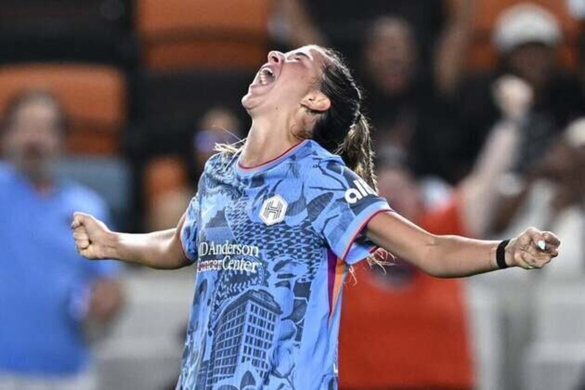 Dash M Maggie Graham signs multi-year extension