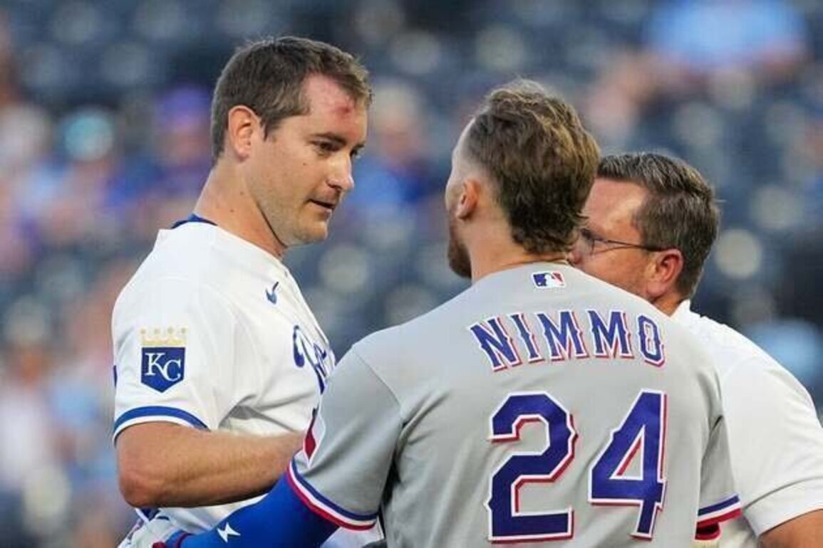 Royals RHP Seth Lugo takes liner off forehead, exits game vs. Rangers