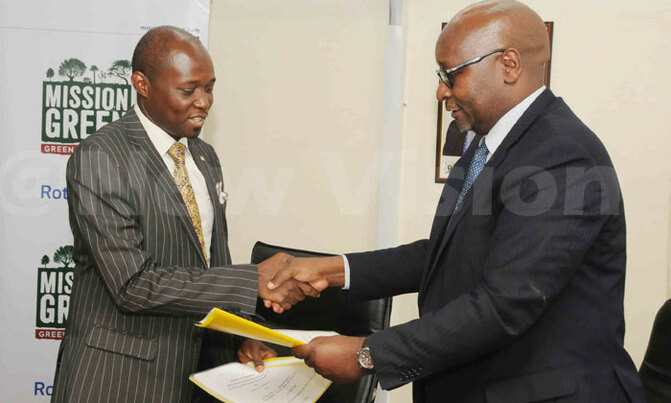 OPM, Rotary International in tree planting campaign OPM, Rotary International in tree planting campaign