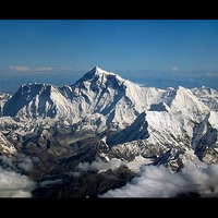 Everest blizzard strands trekkers in Tibet; hundreds rescued
