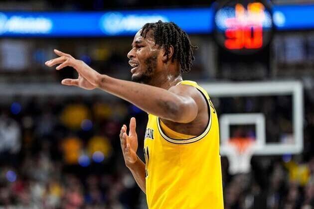 Michigan's Morez Johnson staying in NBA draft