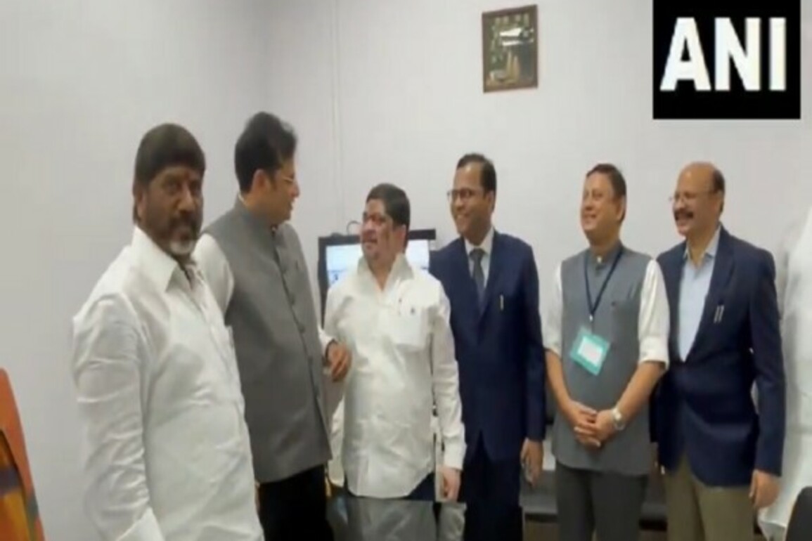 Telangana Deputy CM receives warm welcome ahead of state budget presentation