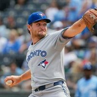 Blue Jays beat Royals to end skid, clinch playoff berth