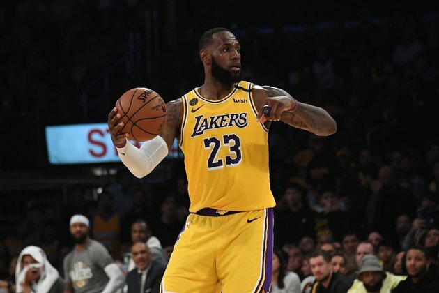 Lakers' James reportedly hosting private workouts
