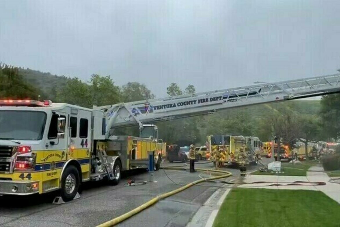 Plane crashes into homes in California