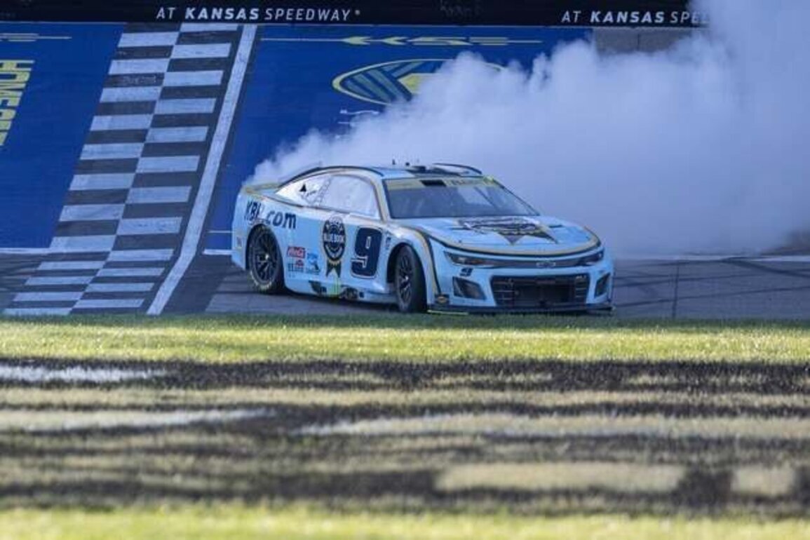 NASCAR notebook: Denny Hamlin hasn't forgotten Chase Elliott's Kansas win