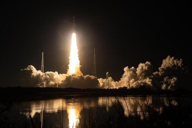 U.S. launches first crewed lunar flyby in over 50 years
