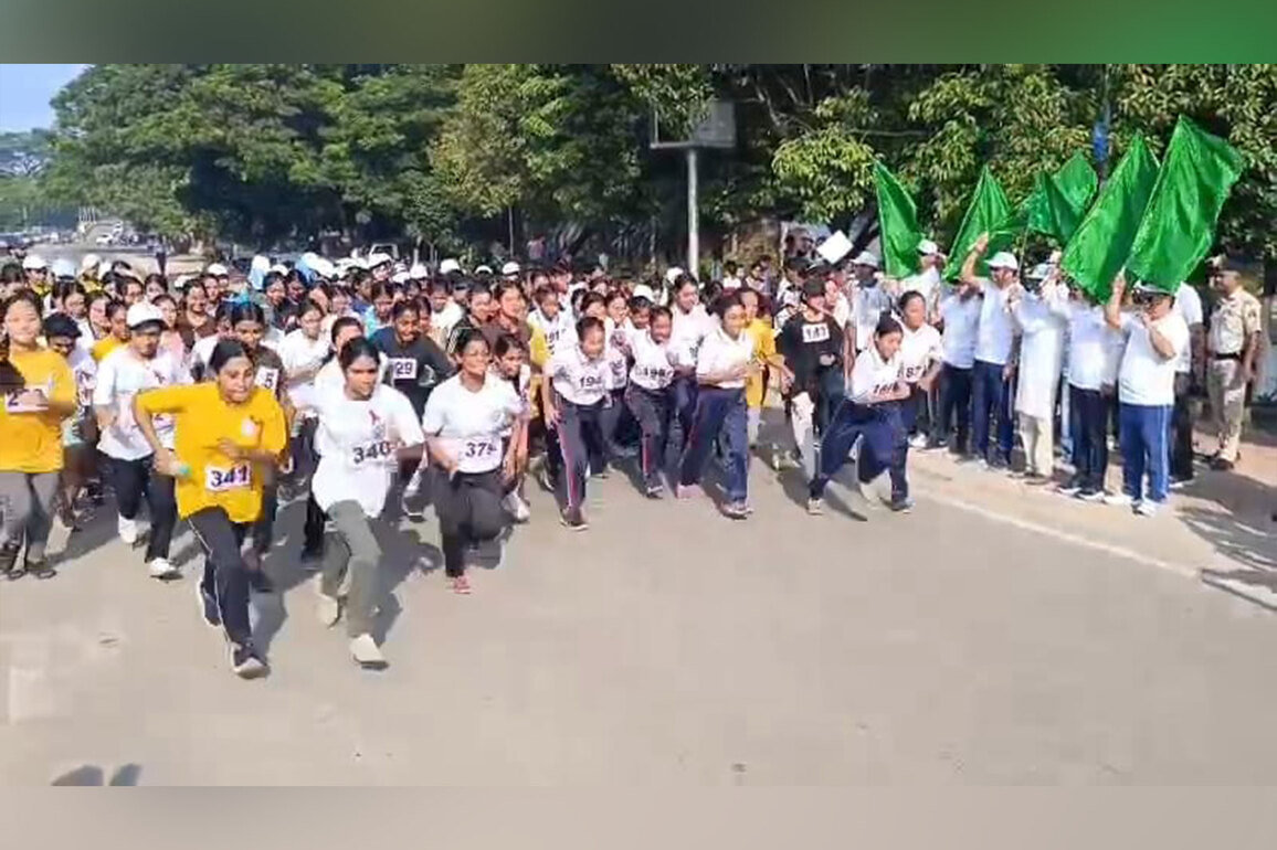 Tripura: District-level Red Run held in Agartala to raise awareness on HIV, AIDS, drug abuse