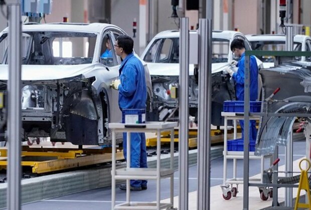 Shanghai Automotive workers protest Layoffs, clash with police over severance dispute