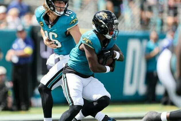 Travis Etienne's late TD lifts Jaguars past Texans, snaps home skid