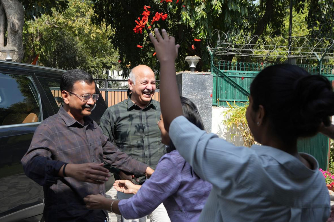 Family welcomes Arvind Kejriwal after Court discharges him in Delhi Excise Policy case