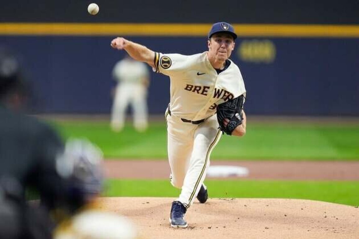 Brewers have tough act to follow in Game 2 vs. White Sox