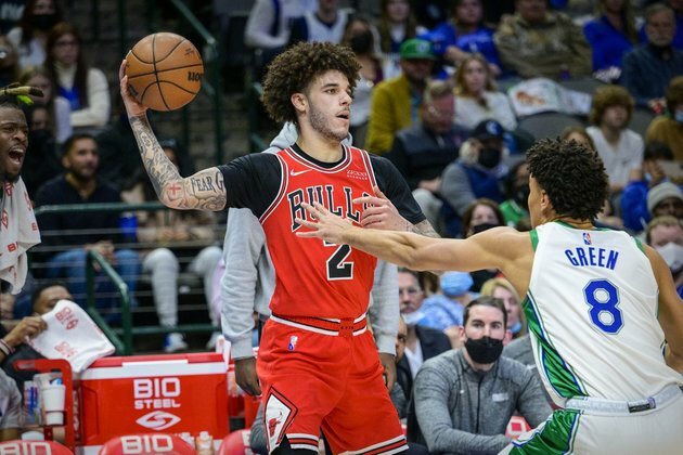 Report: Bulls G Lonzo Ball has meniscus tear in left knee