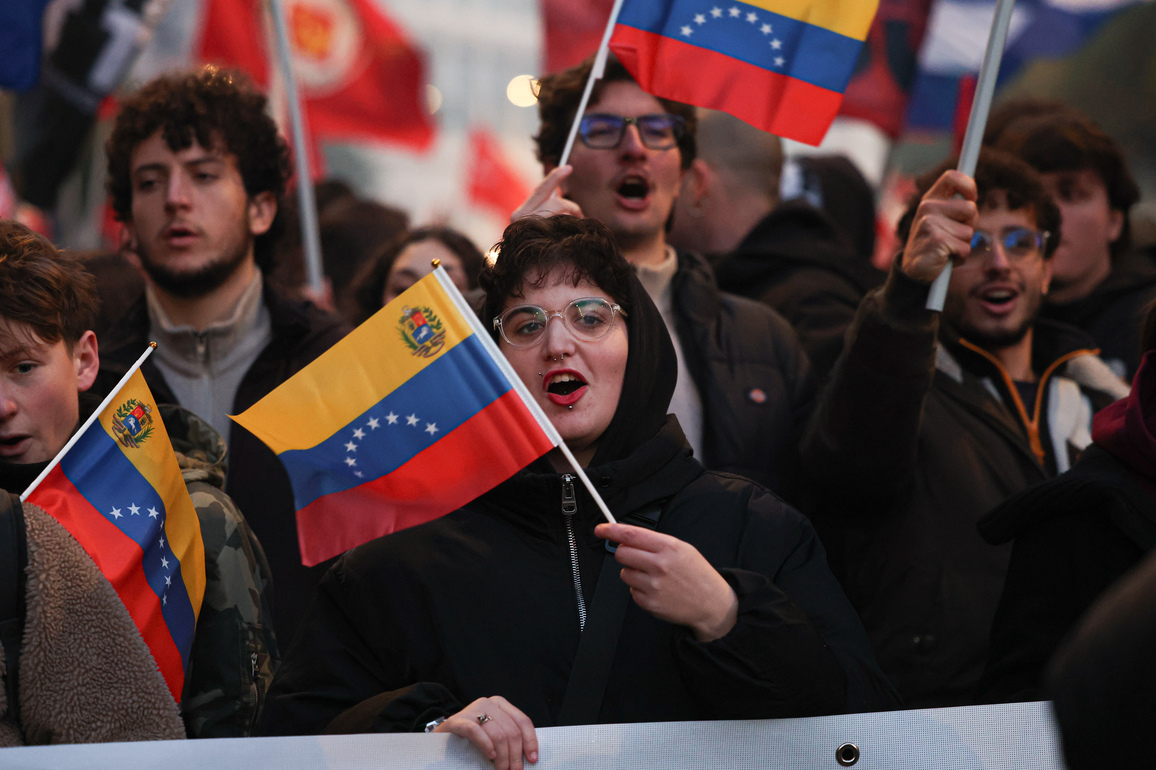 ITALY-ROME-U.S.-VENEZUELA-PROTEST