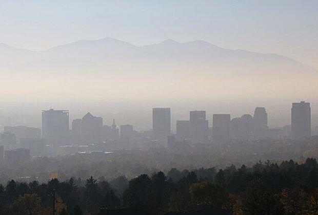 Fire smoke covers Brazil's capital, prompting federal response