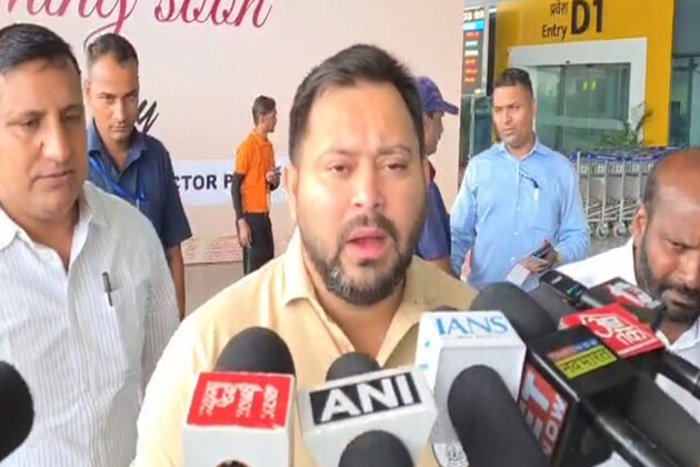 Tejashwi Yadav evades question on Owaisi's criticism over not naming Muslim Deputy CM
