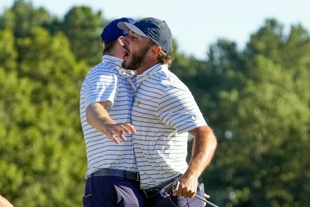 U.S. takes commanding 8-2 lead at Presidents Cup