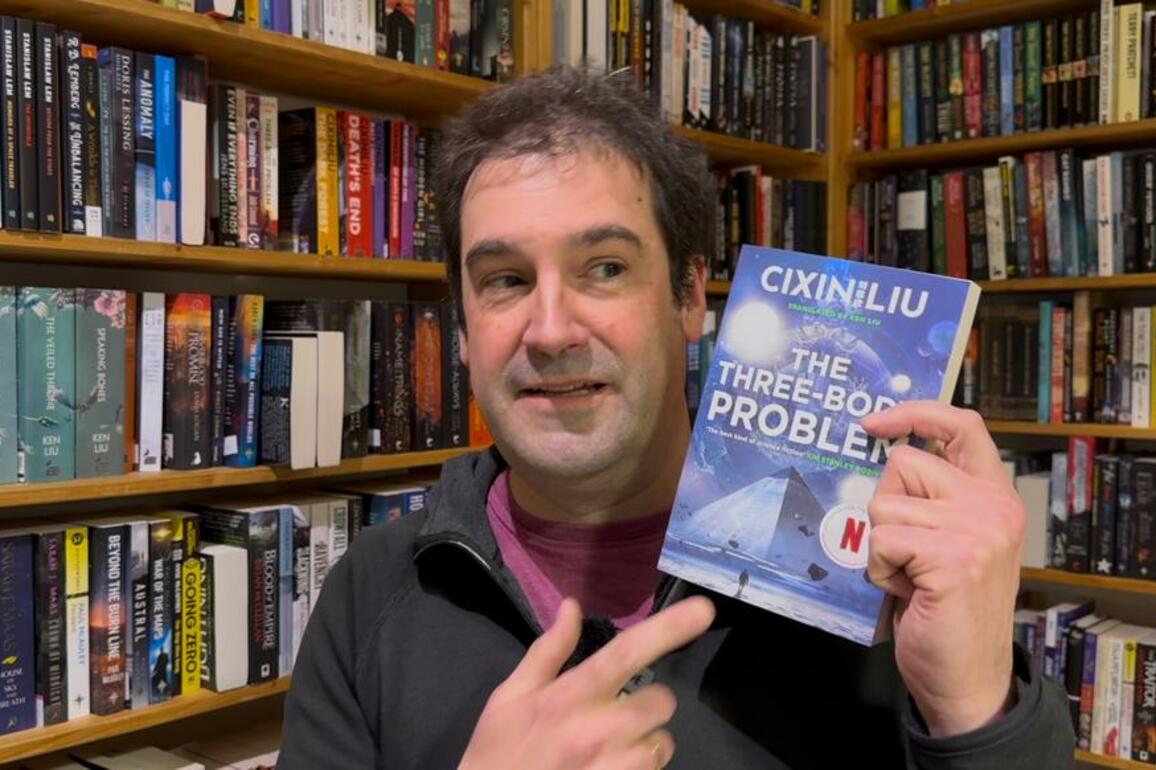 Berlin's largest sci-fi bookstore praised by celebrity Chinese writer on World Book Day