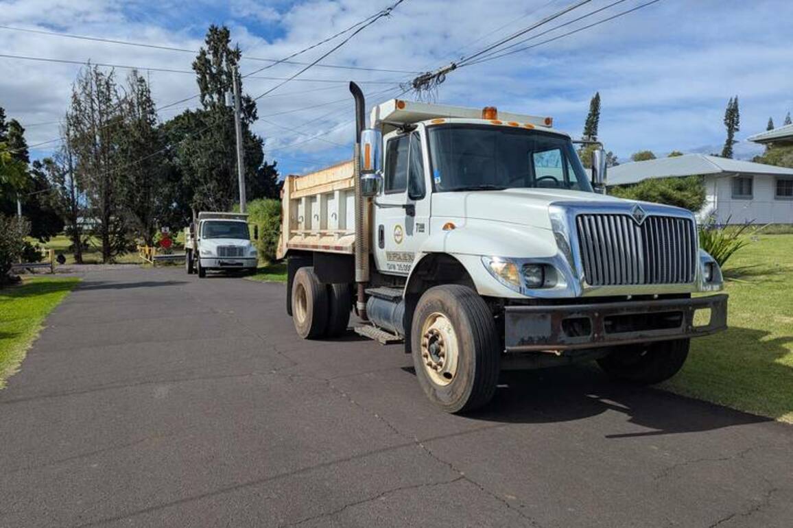 Opposition to fence grows- Some neighbors of muni golf course cite safety concerns
