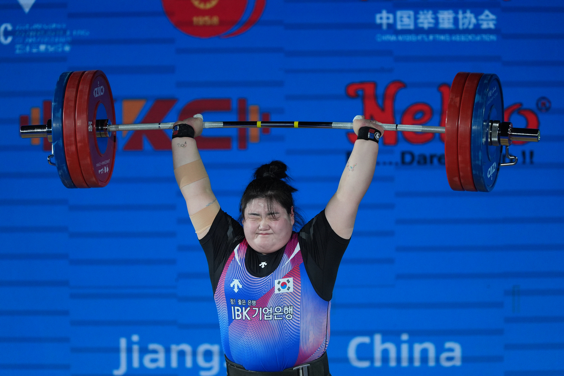 (SP)CHINA-JIANGSHAN-WEIGHTLIFTING-ASIAN CHAMPIONSHIPS-WOMEN'S +87KG(CN)