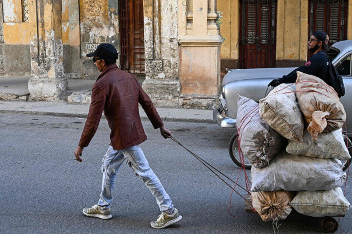 UN says fuel shortages push Cuba into humanitarian crisis
