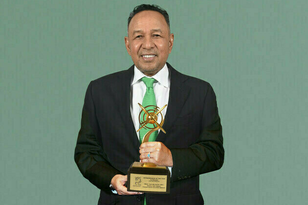 YBhg. Tan Sri Dato' (Dr.) Rozali Ismail Named Entrepreneur of the Year at the Asia Pacific Enterprise Awards 2022 Malaysia