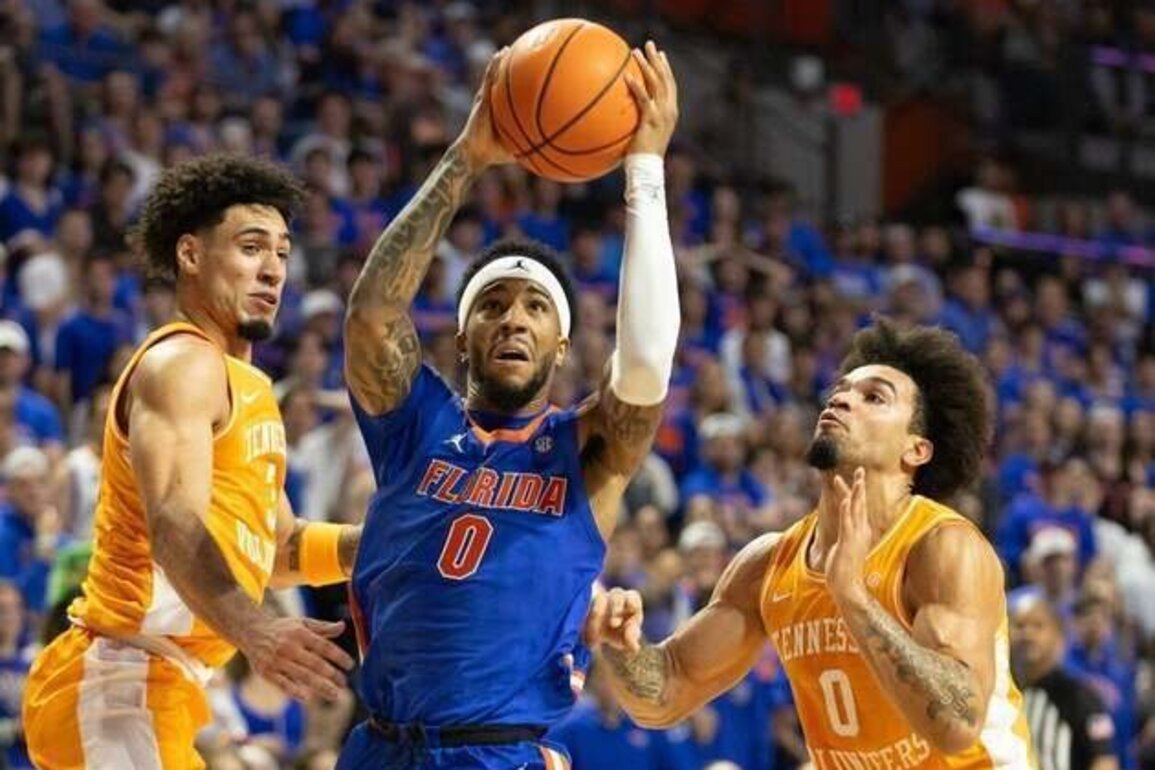 No. 19 Florida visits No. 10 Vanderbilt, seeking fourth straight victory