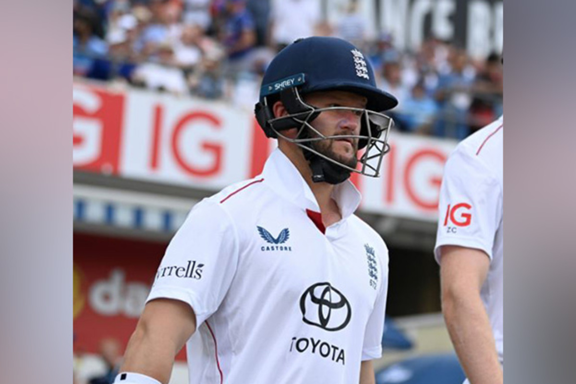 Duckett, Crawley give England solid start after India bundle out for 358 (Day 2 Tea)