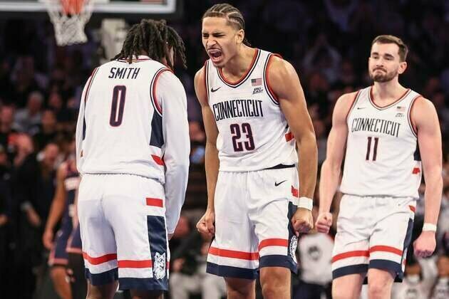 Top 25 basketball roundup: No. 5 UConn rolls past No. 13 Illinois