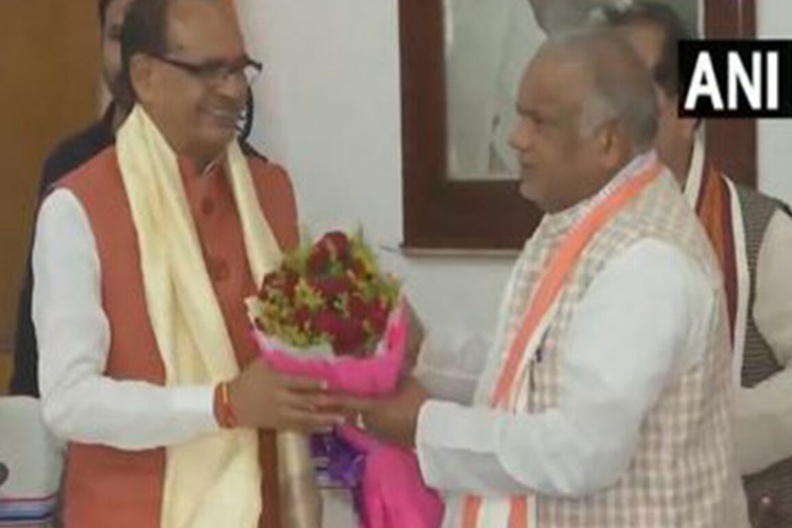 Union Minister Shivraj Singh Chouhan attends NDA meet in Patna ahead of PM Modi's visit