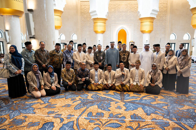 Theyab bin Mohamed bin Zayed visits Sheikh Zayed Grand Mosque in Surakarta, Indonesia