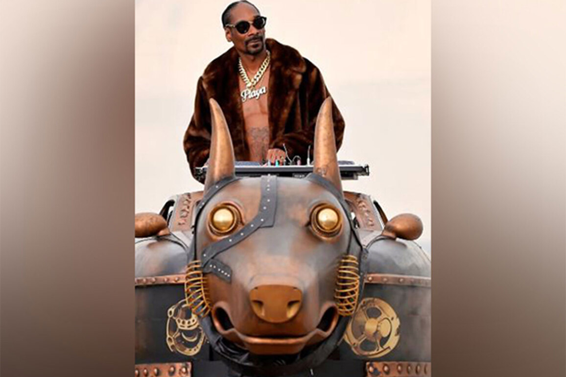 Snoop Dogg to star in Eli Roth's upcoming horror film 'Don't Go In That House, B****!'