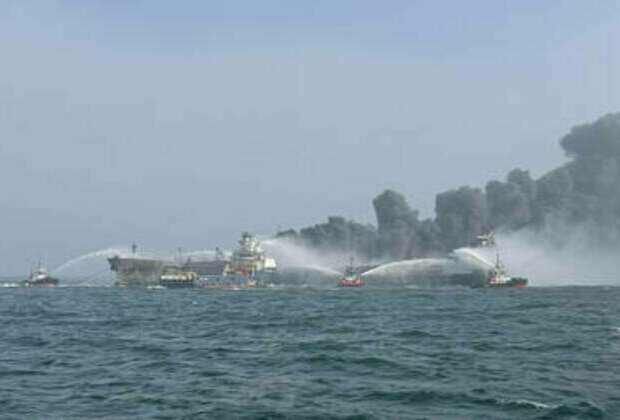 Tanker carrying US military jet fuel collides with chemical cargo ship (VIDEO)