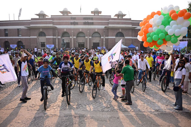 Armed forces lead from front at 73rd Edition of Fit India Sundays on Cycle in New Delhi