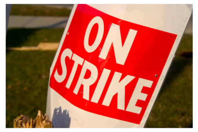Public sector on 24h strike in Greece; Public transport not affected