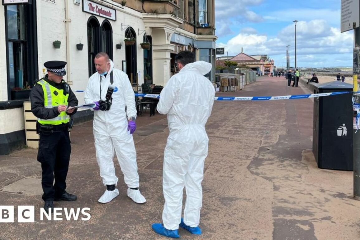 Man arrested after teenagers hurt in Portobello beach stabbing